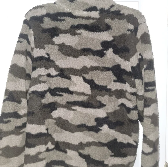 Men's Camo Sherpa 1/4 zip Pullover Sweater Size L - Picture 3 of 6